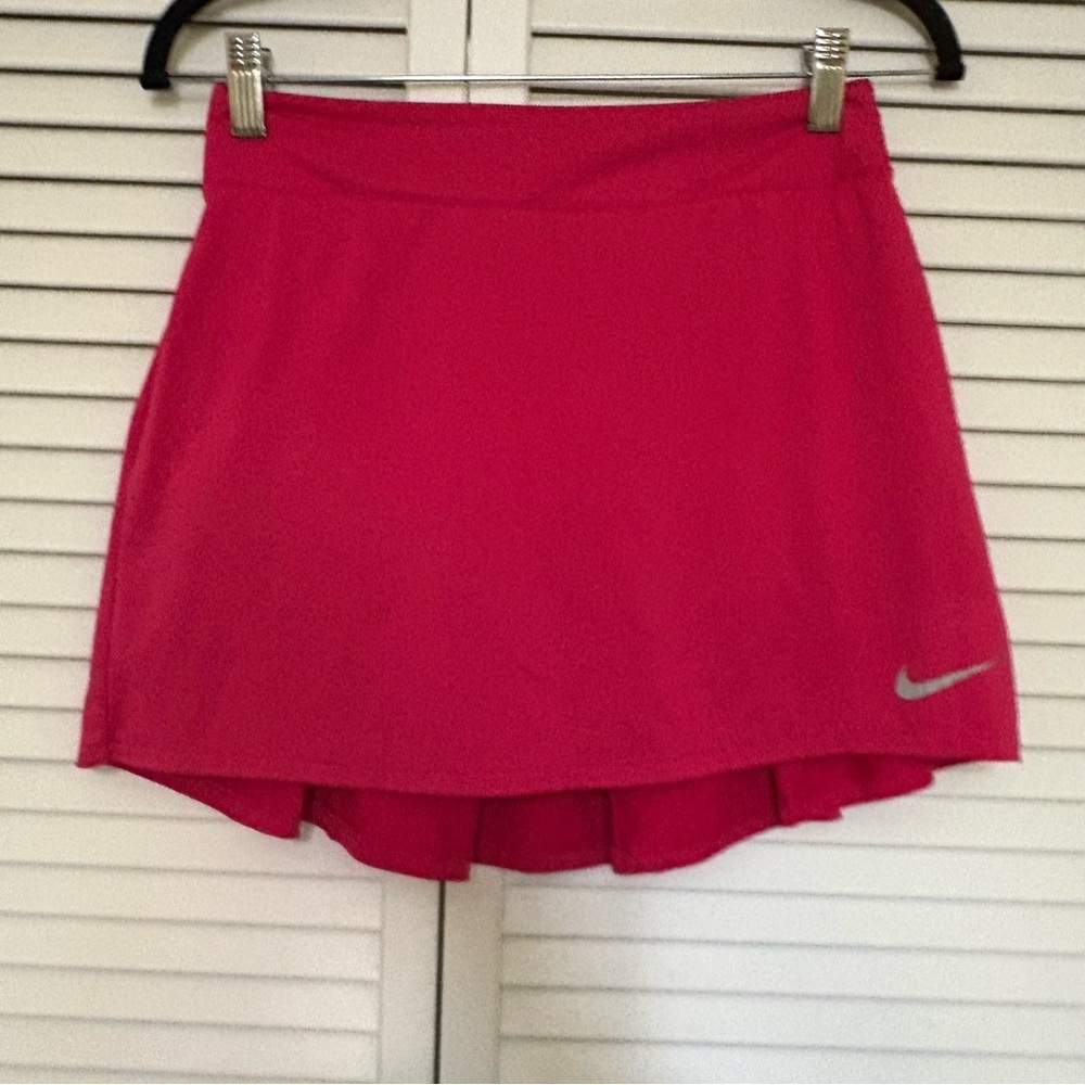 Nike Dri-FIT Fuchsia Skort
